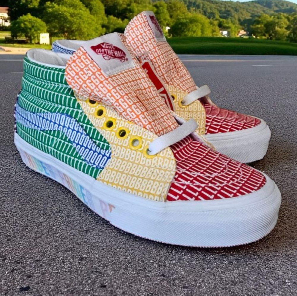 $6.49 SHIPPING Womans Vans Sk8-Mid Pride